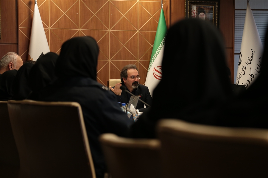 آیین گرامیداشت مقام زن و دیدار مدیرعامل هلدینگ صباانرژی با بانوان همکار